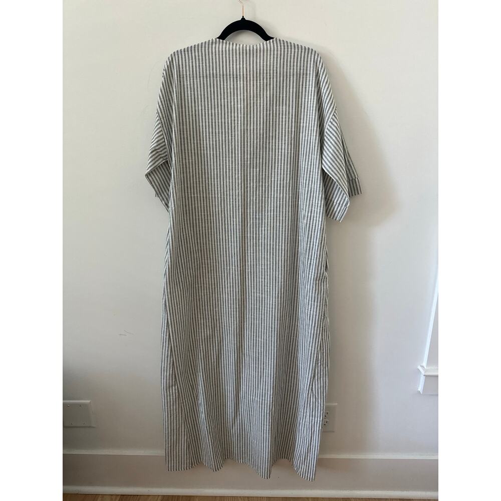 Lyra Kaftan Midi Dress Women's Size Small Grey Striped Short Sleeves V-Neck - Picture 2 of 7